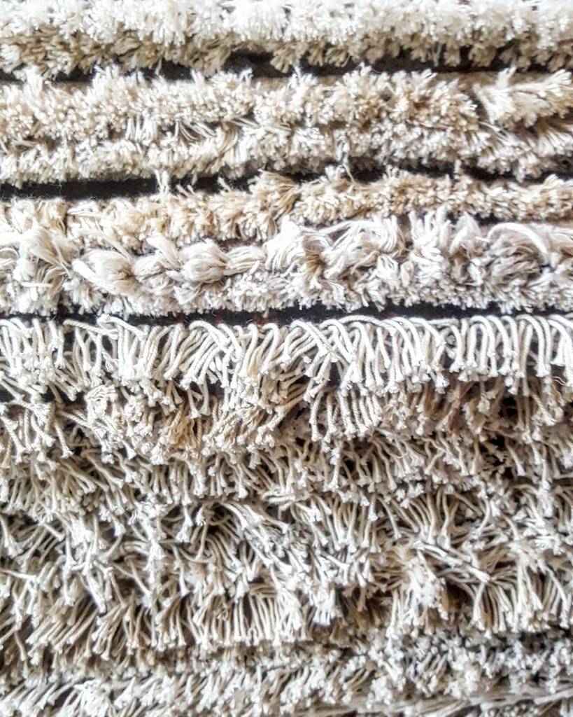 BluePaisleyRugs's tweet photo. A mountain of handmade rugs...I know what I'm snuggling up with tonight

#BluePaisley #Home #HomeDesign #HomeAccessories #Design #Designer #InteriorDesign #Interior #Modern #ModernRugs #ModernLiving #RugS #RugLove #Wool #Cuddles https://t.co/WnSi1eivnq