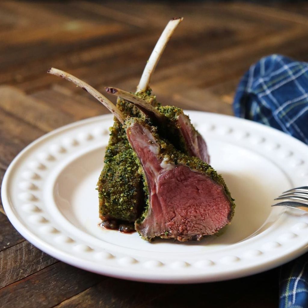 grill_momma's tweet image. Herb crusted rack of lamb.  Let’s talk lamb!  What’s your favorite way to prepare lamb?  Do you prefer to marinate it, or just season and cook?  Lamb chops, leg of lamb, lamb ribs, what’s your favorite? ift.tt/2AhpbsF