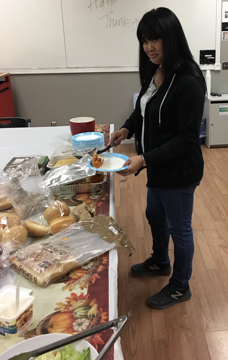 Maria102915's tweet photo. Thanksgiving Dinner with our work family @PacSouth @Steven_Mousseau @MoVal0616 https://t.co/4QSUznyl4k