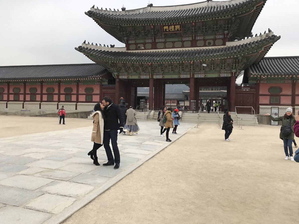 IndriLstari's tweet photo. Our trip in korea❄️🇰🇷💕 https://t.co/Dbwvx0ZPLA