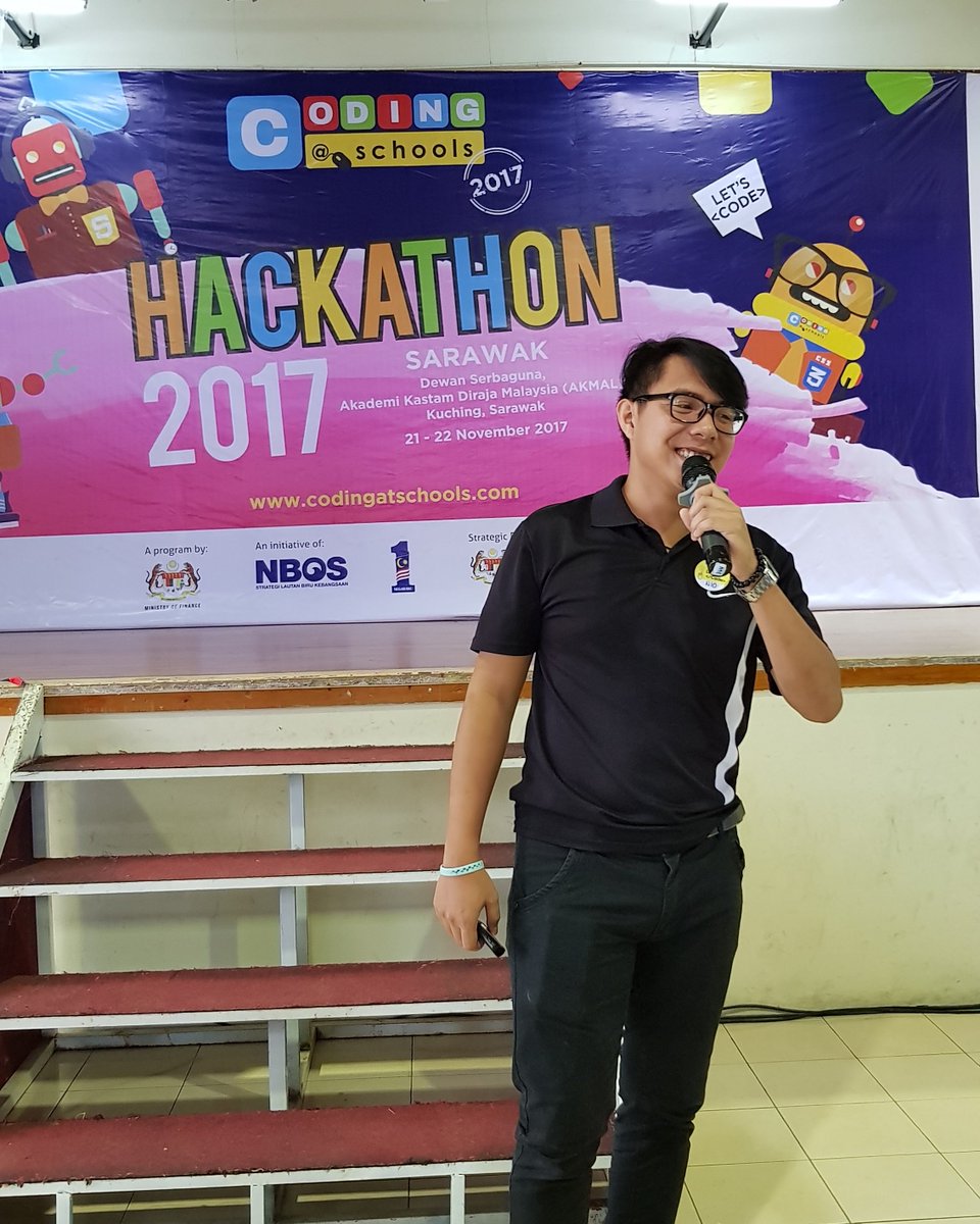 codingatschools's tweet photo. 21 November 2017 (First Day)
Ice Breaking

Sesi 'Pemecah Ais' diketuai oleh Abang Antonio.

#hackathonsarawak
#codingatschools2017
#codingatschools
#myNBOS
#NEGARAKU
#mof_malaysia https://t.co/JDUMu4a97Q