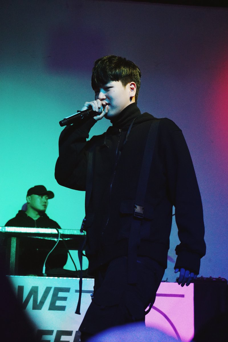 AshaMone's tweet photo. #OsshunGum performing at the  #JustMusic #WeEffectTour Los Angeles | 111817 | https://t.co/tgv1hYG28Q| https://t.co/b4lhaJ3ozA  

@JUSTMUSIC_ENT #최하민 @weskeent #khh #khiphop https://t.co/M5ZJoBSvAH