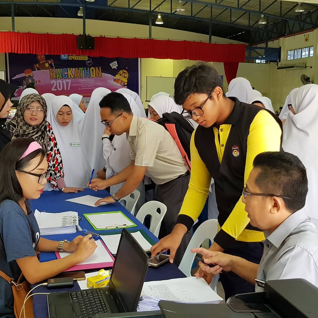 codingatschools's tweet photo. 21 November 2017 (First Day)
Ketibaan dan Pendaftaran

Mengalu-alukan kedatangan para pelajar ke Program Hackathon Sarawak region.

#hackathonsarawak
#codingatschools2017
#codingatschools
#myNBOS
#NEGARAKU
#mof_malaysia https://t.co/XRa68pcF96