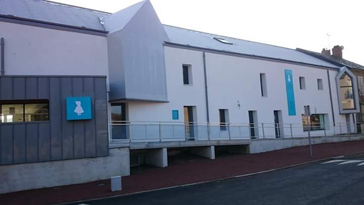 SophieMollot's tweet photo. Les #BTSADATR découvrent la Maison des enfants de l'Assistance publique et des nourrices d'Alligny-en-Morvan https://t.co/Dh2DJWfjU3