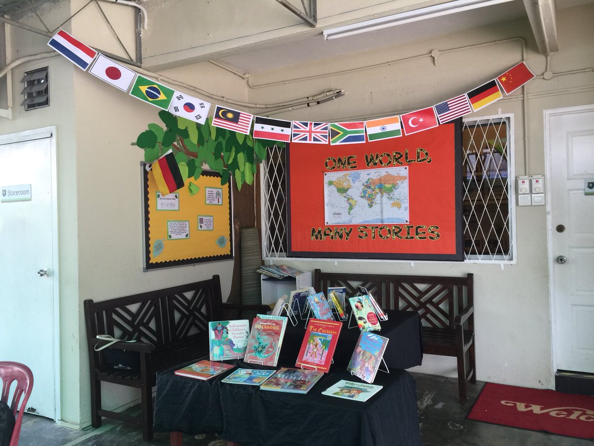 amy2kyo's tweet photo. This week's book booth in lieu with International Day : One World, Many Stories. #GISlearning #GISKuantan https://t.co/dvAmgyar0h