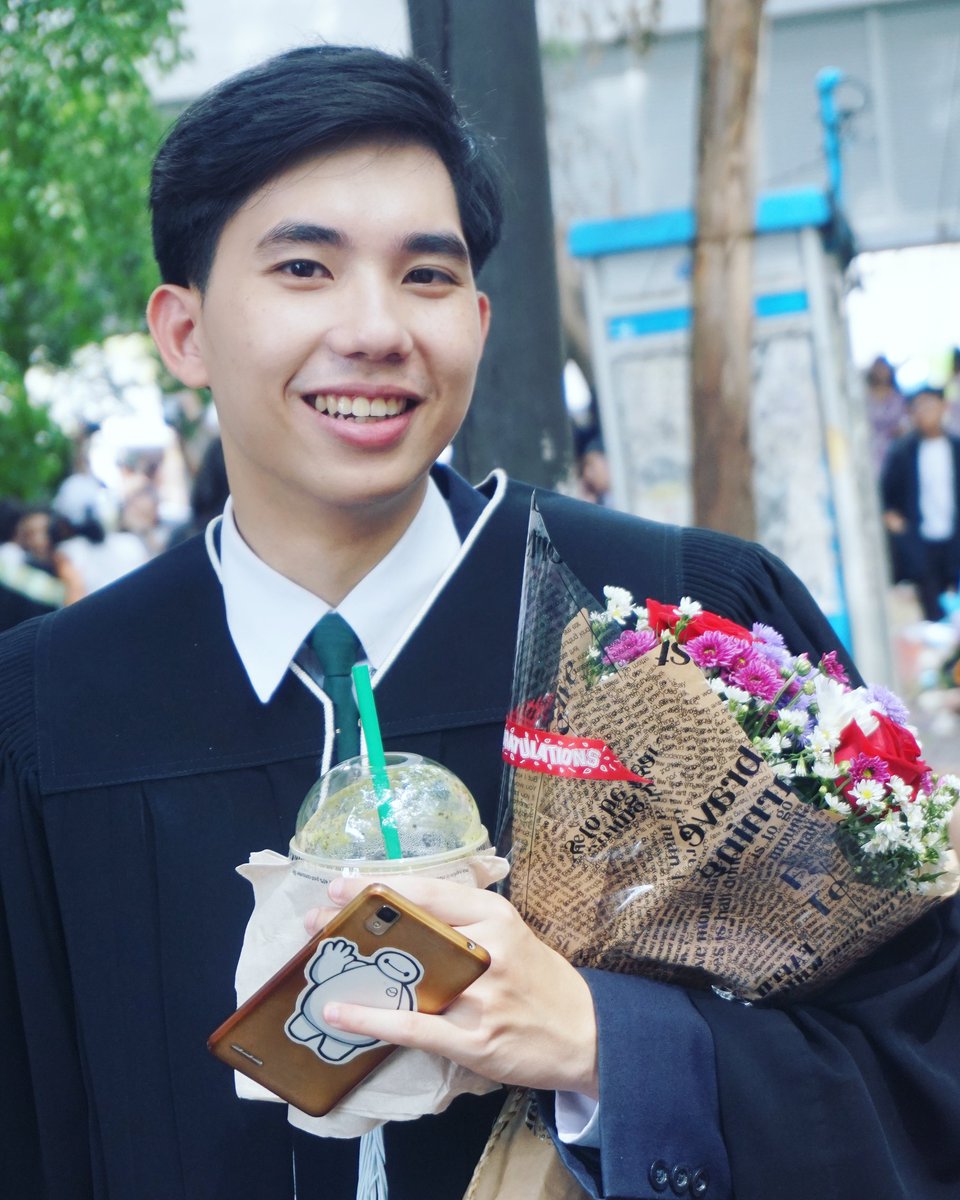 immkungimmkung's tweet photo. ขอแสดงความยินดีกับบัณฑิตใหม่จากรั้วเกษตรด้วยนะจ๊ะ ขอให้มีแต่สิ่งดีๆ มีงานดีๆประสบความสำเร็จในชีวิตนะครับ #congraturation 🎓🎓👍❤❤@pupthestupid https://t.co/2KJ2TloKYz