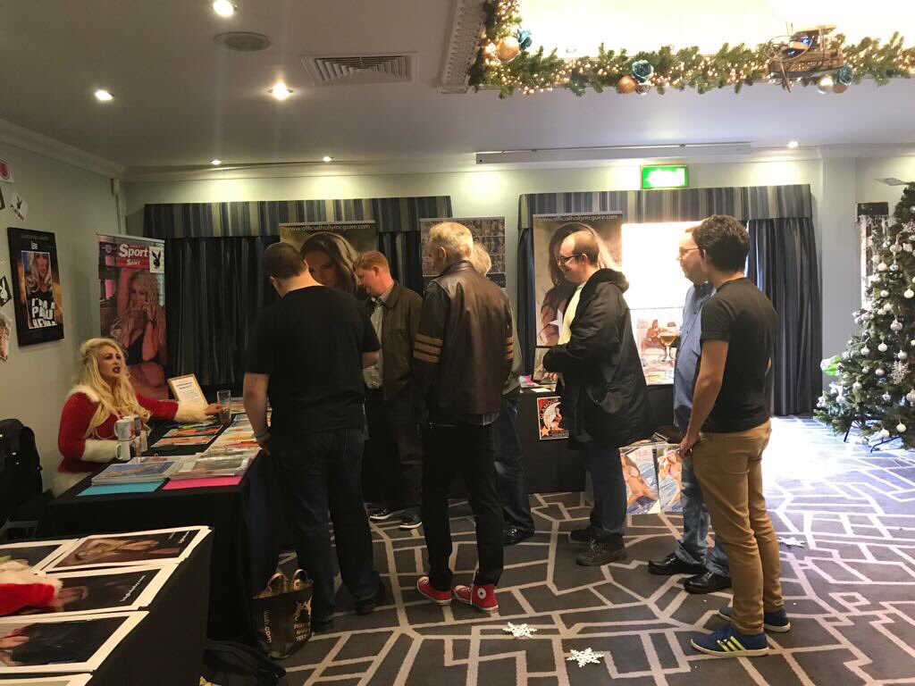 uk_show's tweet photo. @LeviBabestation #PrincessLevi @uk_show #TheGlamourShow #CalendarSigning #PhotosWithFans #MeetModels #GlamourGrotto #FOLLOW for more info about upcoming shows https://t.co/CmbPzDUKKE