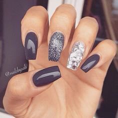 josiemhmm's tweet photo. Some idea I saw and looked like you would look awesome in.  🙂💕 @HEARTDEFENSOR  #heartdefensor #heyheart #festivenails #festive #ideas https://t.co/7tJjqJWxIp