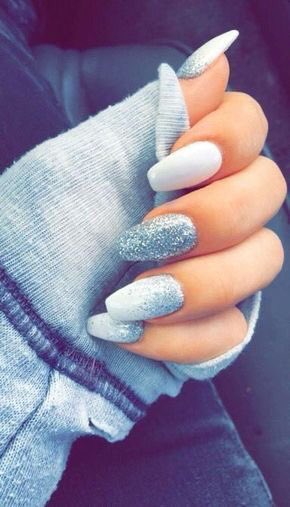 josiemhmm's tweet photo. Some idea I saw and looked like you would look awesome in.  🙂💕 @HEARTDEFENSOR  #heartdefensor #heyheart #festivenails #festive #ideas https://t.co/7tJjqJWxIp