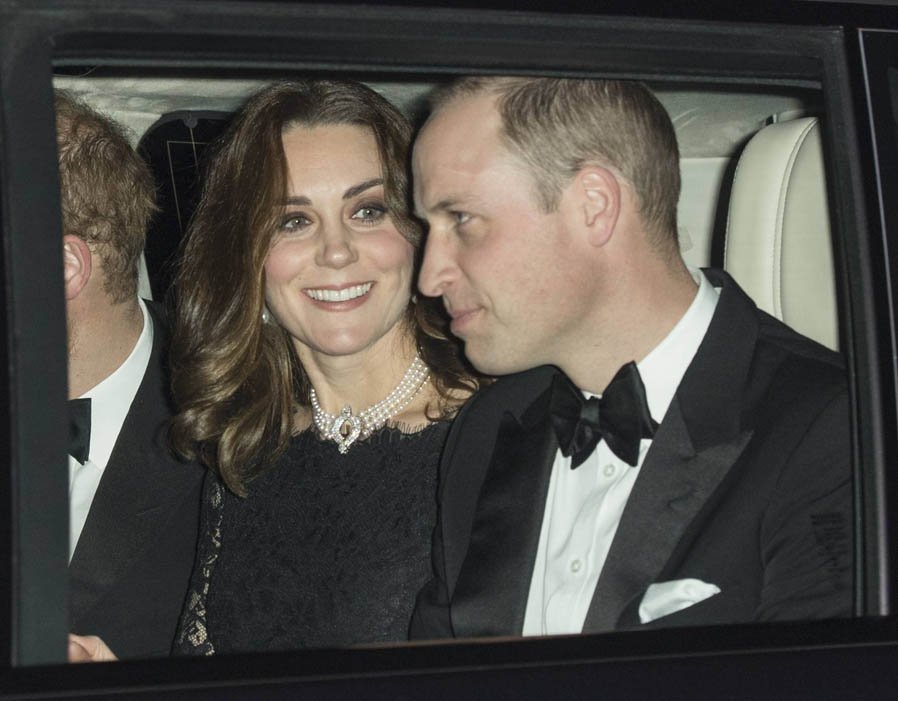 The Duke &amp; Duchess of Cambridge celebrate the Queen’s 70th anniversary at Windsor Castle
bit.ly/2mNcnEk