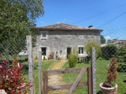1st4FrenchProp's tweet photo. Property in #Saint_Macoux, #Poitou_Charentes, 201,400 euros £179,125: Ref: AI3988; Our ref- AI3988 For those who… https://t.co/s63sOZnNjR https://t.co/pYPTmkuXvC