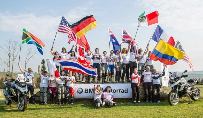 aBrmag's tweet photo. The @BMWMotorrad International #GSTrophy #Female Team Qualifying 2017.... #EzeldavanJaarsveld #LindaSteyn #TeamSA #motorsport https://t.co/3PdByOsbmN https://t.co/DbiduljRi6