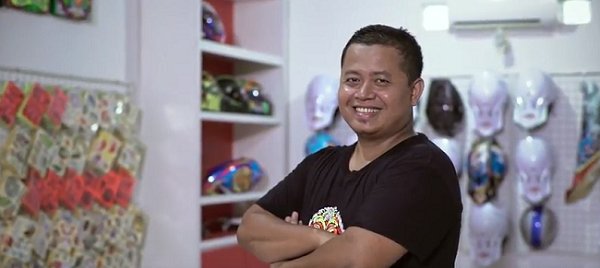 Roni from RONita Digital Printing in Indonesia talks about his successful 11-year history with Roland and how using Roland devices helps the company to "give the best service... delivering the best results on schedule." ow.ly/o1PH30gIc26