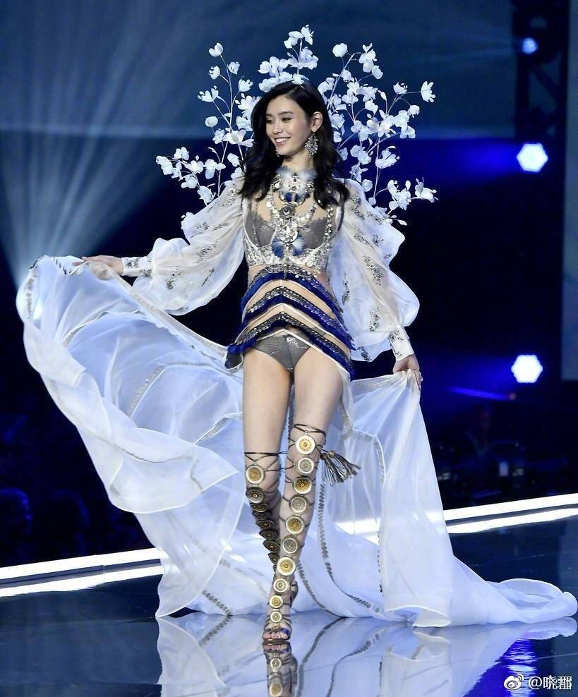 NancyRFID's tweet image. #Victoria's Secret model  You are the best!
No matter how painful I fall, I have to stand up, walk the road, the future has a long way, I will keep going......