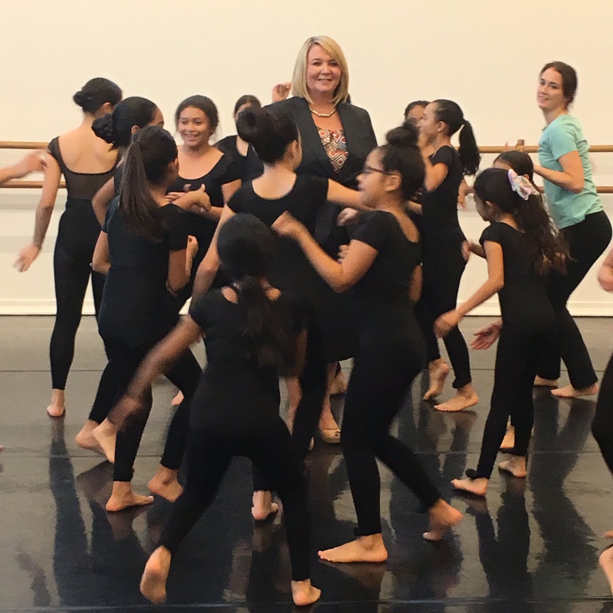 DawnSReese's tweet photo. @CSULB asked to feature me in the #BeachMagazine & I knew Jocelyn @jnmagana24, our alumna at CSULB had to be a part of it!! TY for planning an excellent photo and video shoot to @TheWoodenFloor new AD @Falonbaltzell, Payal, & staff. Congrats Jocelyn-an amazing photo! https://t.co/eDTFHu4SF3