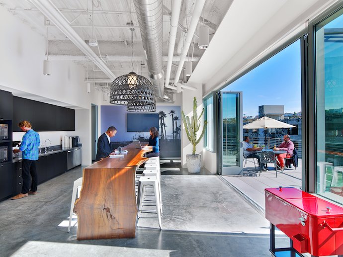 workdesignmag's tweet photo. Employee Engagement was Key to the Design of New LA Offices --> https://t.co/w964eUmOEg #workdesign https://t.co/I8G5jMFTnp