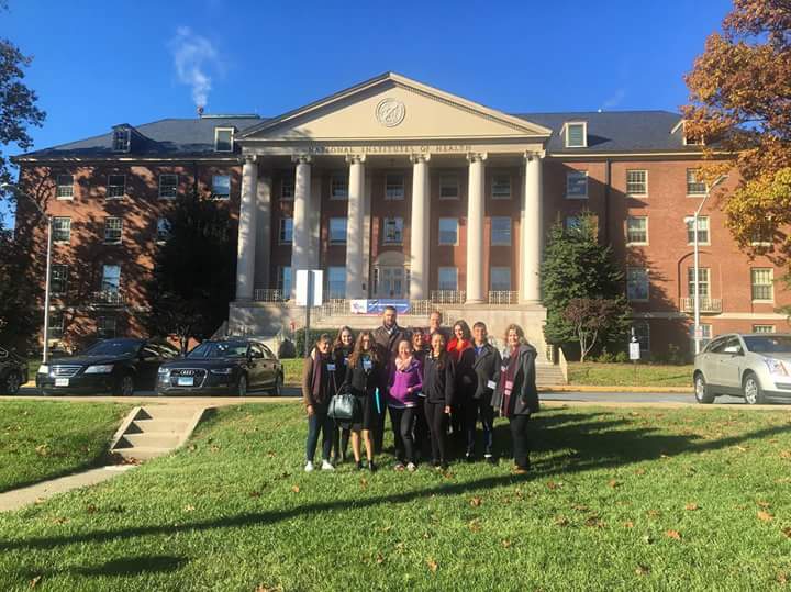 LaraJ_Glass's tweet photo. When your mentor is Prof Cyndi Shannon Weickert, visiting the NIH is like coming home to meet the parents. #NIH #SRL #NeuRA #AussieScience https://t.co/j9k5uTaMq8