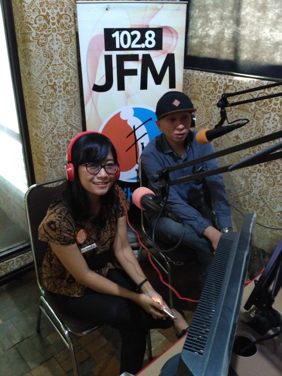 JFM1028's tweet photo. Talkshow bersama @wujilsemarang di 102.8 Jfm semarang https://t.co/UBkcFGAPcW