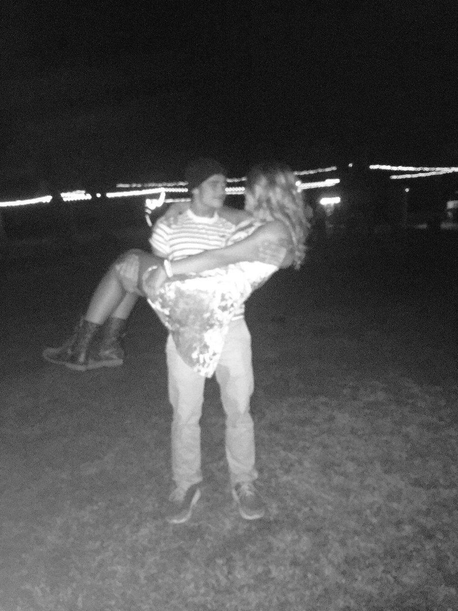 kylejobe5's tweet photo. Your my whole world ❤️ https://t.co/FYvcRVGXJi