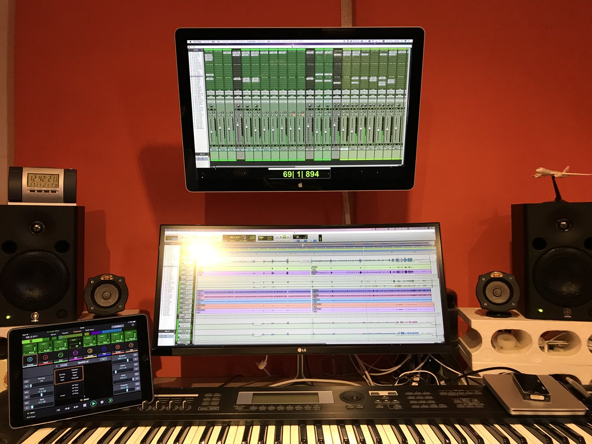 toshiharutamaki's tweet photo. ProToolsを12.8.2にアップデートも完了したので、今度はPro Tools | Controlも最新版をダウンロード。
Pro ToolsをiPadでコントロールできるアプリ。
スペースも取らないし、操作もしやすいしPCの画面だけでは情報表示が足りない時に表示できるし、便利だなぁ!
#ProTools #ProToolsControl #Avid https://t.co/RUOfAIJCHn
