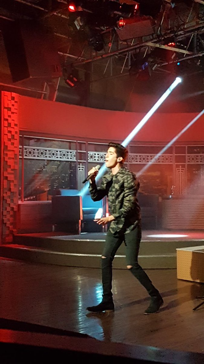 sonymusicmexico's tweet photo. #JaryArmy! No se pierdan esta noche a @Jaryoficial en @Esdenoche por @unicable_canal a las 10:30pm! #JaryEnEsDeNoche https://t.co/FP6Xd8trIk