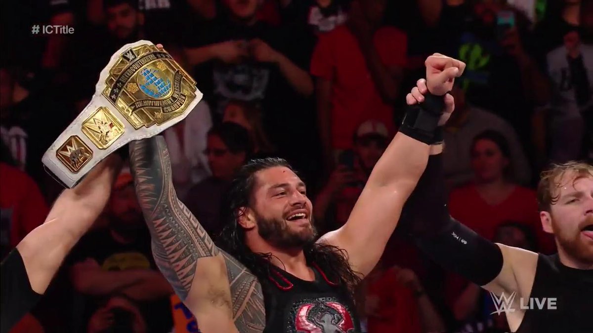 FansWWE_Club's tweet photo. ¡¡¡ROMAN REIGNS, NUEVO CAMPEÓN INTERCONTINENTAL!!! #RAW https://t.co/JWupBeaWlz