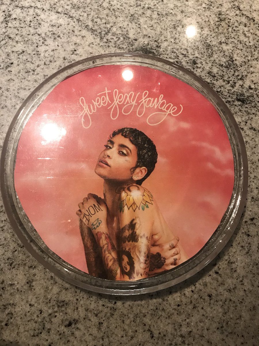 unbuckables's tweet photo. New Glass Ashtrays NOW AVAILABLE ON MY SHOP!! 🔥🗣 #unbuckables #customlighters #customashtrays https://t.co/mewzRYAzIj