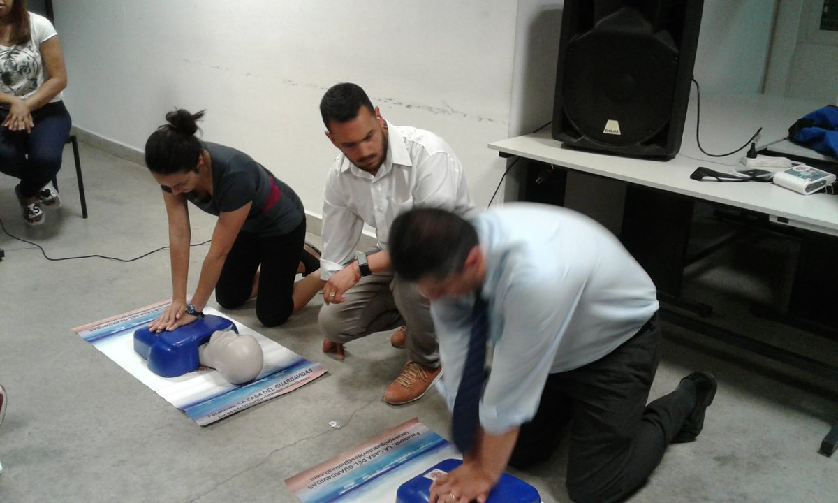 ITUOM3F's tweet photo. 14 de noviembre: Curso gratuito de primeros auxilios y RCP @gustavotorres3f @INETetp @gfalvarez @BAeducacion #PrevenirEsVivir https://t.co/P9u0qQ3JXn