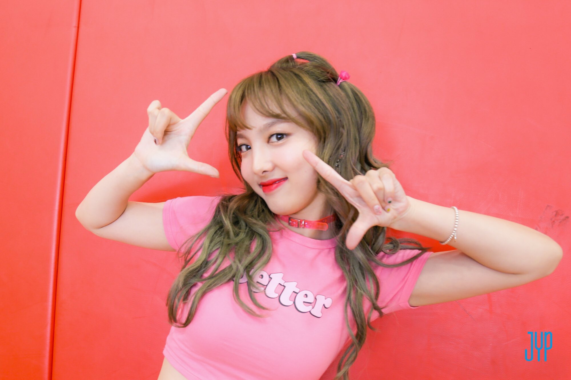 Twice likey sana. Twice гёрл-группа. Группа twice likey. Твайс likey. Twice likey.