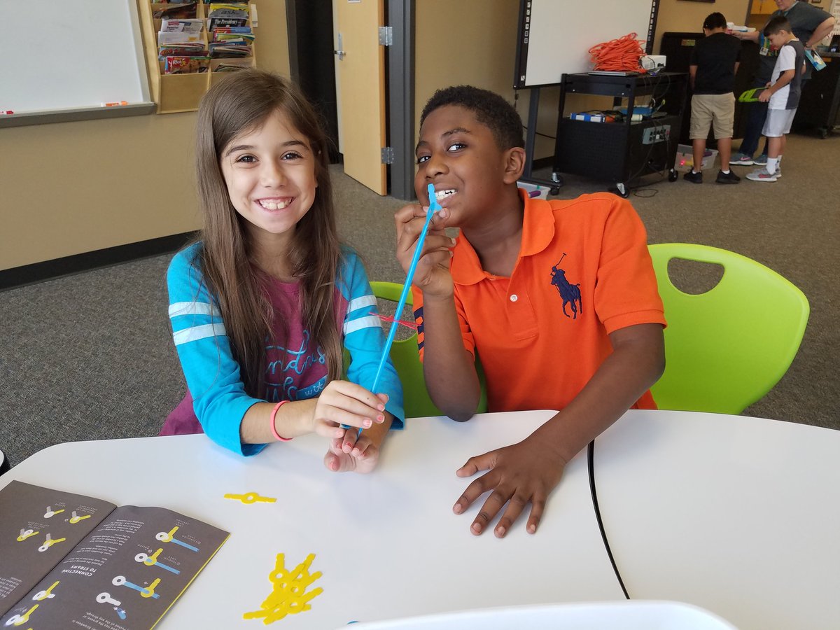 MrsSalsgiver's tweet photo. Makerspace was a great ending to the week! #zwinkkisd https://t.co/PHFxfVyRxN