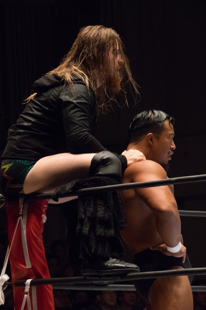 meow_meow0723's tweet photo. 2017.11.18 WTL2017 後楽園ホール
#njpw #njwtl #musclecandy #davidfinlay #北村克哉 https://t.co/1A9Iyw5L6x