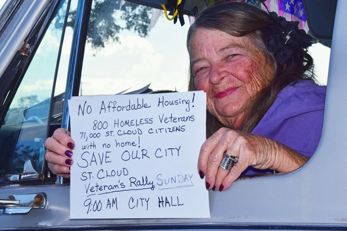 ReasonVsFear's tweet photo. Met a woman in St. Cloud, Florida today - she asked if I would pass along her message, so here it is. :) 

Veterans Rally, in St. Cloud Florida, on Sunday November 26, 2017. 
9:00 am, City Hall.

#StCloudFlorida #Veterans #VeteransRally #HomelessVets #Homeless https://t.co/txNJ6J1Bl0