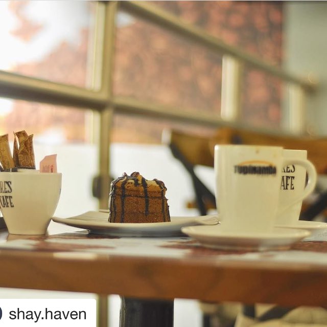 cafe_four's tweet photo. قهوة توبينامبا و كيكة البينت بتر مع صوص التشوكلت 😋
-
-
-
-
-
-
-
-
-
#khobar_rest #morning #Bahrain_rest #bahrain_restaurants #فطور #الكورنيش #الدمام #dammam #كورنيش_الدمام #breakfast #breakfastclub #four_squares_cafe #كافيه_الشرقية #الخبر_كافيه https://t.co/1lNzYFzs79