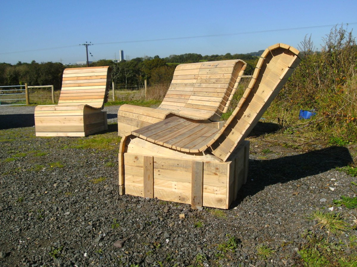 iRecyclart's tweet image. Pallet Wood Easy Lounger 3 Piece Suite : bit.ly/2mLxAP0 - #Design #PalletBench #PalletChair #PalletSofa #RecyclingWoodPallets