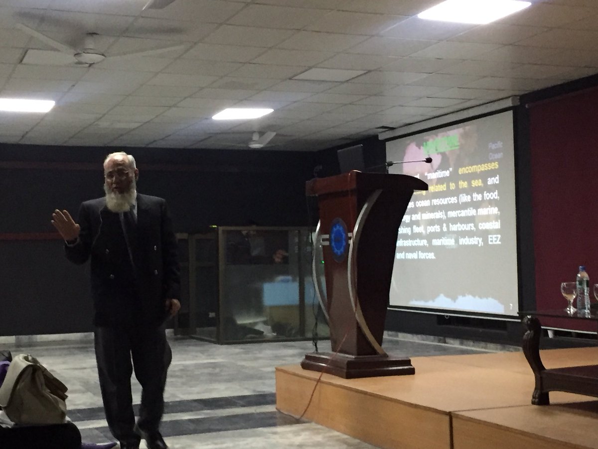 CpecCenter's tweet photo. Happening now at @UMTOfficial “CPEC &amp; Maritime Security”, talk by Cdr. Naveed frm Naval War College.
@zlj517 @HaroonkRasheed @alinashigri https://t.co/HVL1DZ5YeN