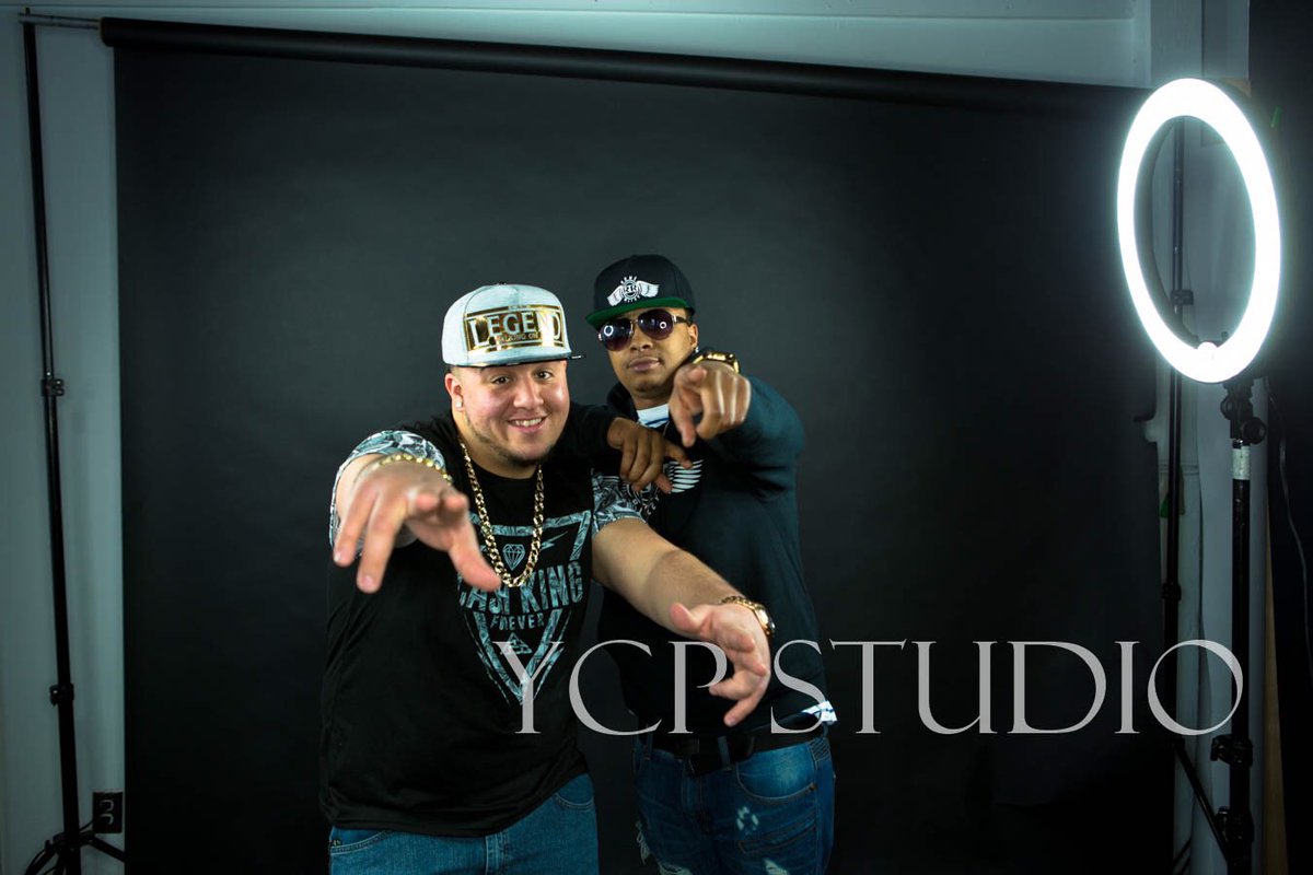 CTSUPDATESHOW's tweet photo. Photoshoot πΈ @YCPStudio Amazing! π₯ W/ @Young_J860Husky #RomePromo #YoungObama #BlackStar https://t.co/ZhBUKinevV