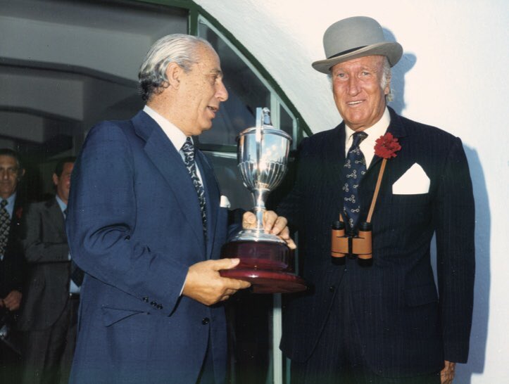 AgaloparTurf's tweet photo. Antonio Blasco (cuadra Rosales), el propietario más laureado del turf 🇪🇸
🏆58 grandes premios
🏆11 estadísticas 
🏆14 criador del año https://t.co/guwXK8BFum