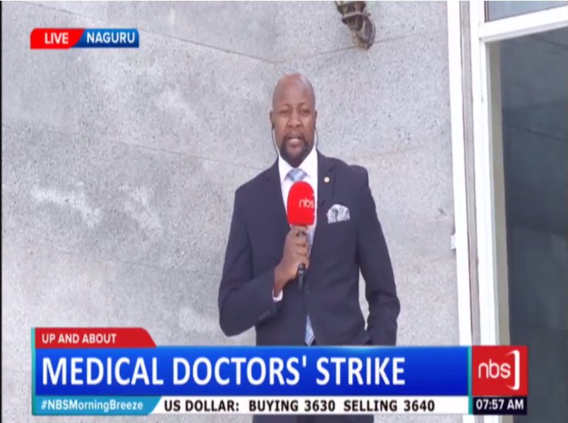 Fireliglntfi's tweet photo. .@SamsonKasumba is at Iran-Uganda Medical Centre in Naguru where police officers are offering medical services to patients following #DoctorsStrike #NBSMorningBreeze https://t.co/YovXMoCVcN