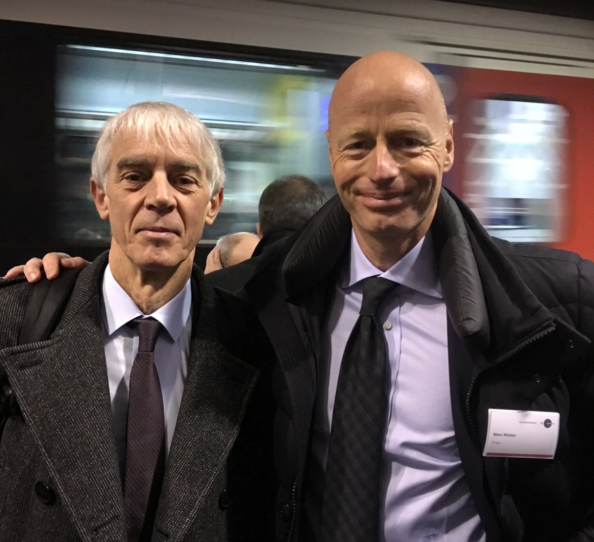 EPFL's tweet photo. La Journée du digital, c'est aujourd'hui! @MartinVetterli, president @EPFL et @marcwalder, CEO @ringier_ag et initiateur @dgt_switzerland montent à bord du Train du numérique #sbbcffffs #digitalday. https://t.co/Yxbr0vaAUq