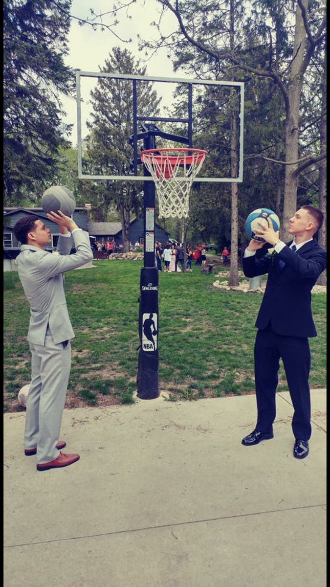brandonbarr1919's tweet photo. Happy birthday to one of the coolest and realist guys I know. Donβt ever change bud keep doing you, much love for you always. Hope you enjoyed your day! #WACTEAM #RizzyOnTheBeat @rahaertel3 https://t.co/qLmdmIIEbA