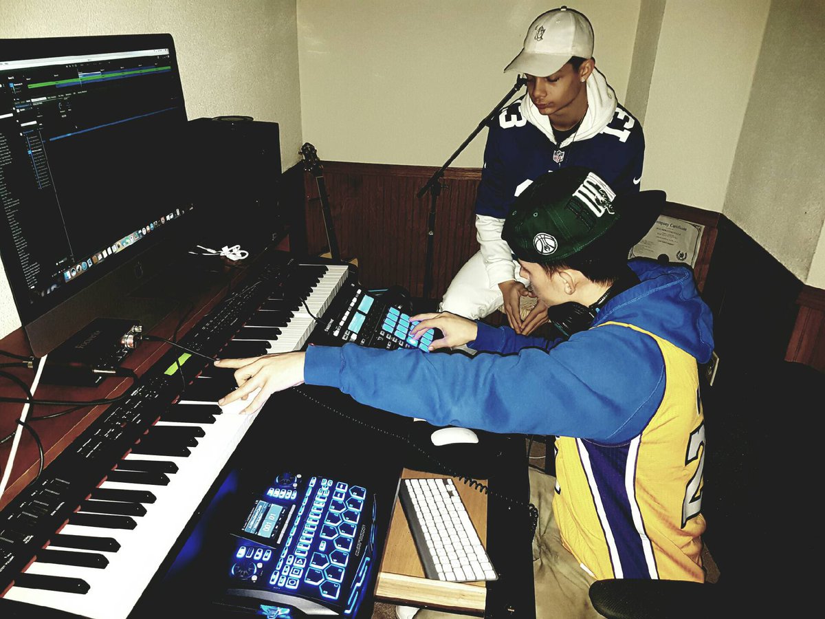 brandonbarr1919's tweet photo. Happy birthday to one of the coolest and realist guys I know. Donβt ever change bud keep doing you, much love for you always. Hope you enjoyed your day! #WACTEAM #RizzyOnTheBeat @rahaertel3 https://t.co/qLmdmIIEbA