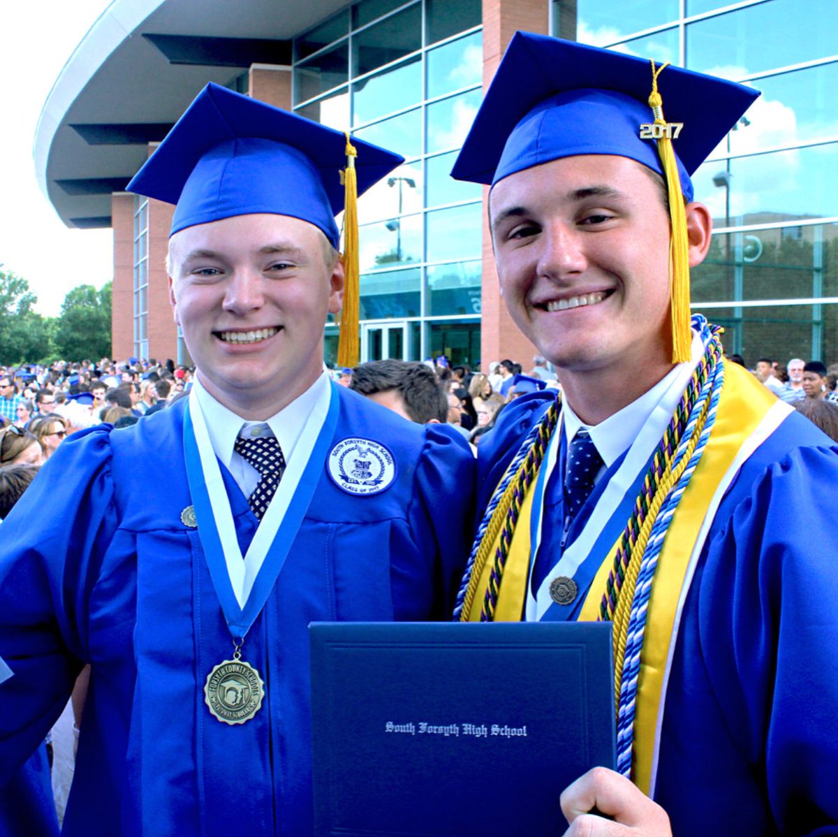 TheMBreindl's tweet photo. Huge happy birthday to my brother @MaxtonSlott glad to know someone who’s always got my back. #gobears? #slottergang #ISWT #Coleton&amp;Carsy https://t.co/LH0PKz0h42