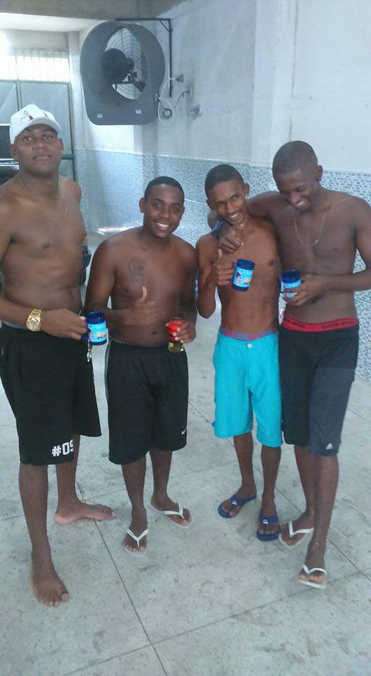 wanders30326205's tweet photo. deixa que a foto fala por nos primos ...😝😂 https://t.co/EcWsPUGODe