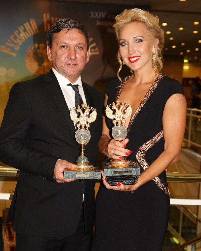 #coachoftheyear Not every day you receive Awards together with your dad🏆✨🤩Не каждый день получаешь Премию «Русский Кубок»2017 вместе с папой🏆✨Поздравляю папуль,ты как никто заслужил этот приз🙌#тренергода #прорывгода #еленавеснина