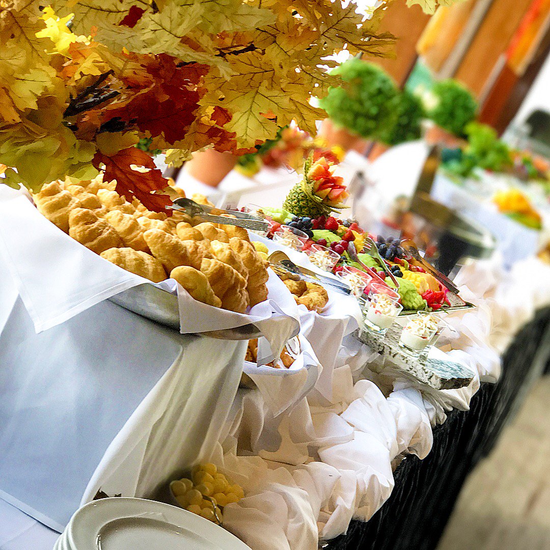 We love when the weather turns &amp; seasonal selections paint our menu. Our chefs utilize rich ingredients and storied creativity to curate flavors unique to fall. Book your Thanksgiving, Christmas and New Year’s dinners with us to take full advantage of our holiday menus!