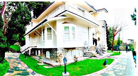 emretopall's tweet photo. Aşiyan Köşkü-İstanbul
Rumeli Hisarı sırtlarındaki ağaçların arasına saklanmış bu şirin köşk, benzersiz bir İstanbul manzarasına sahip.

#remax #remaxtürkiye #istanbul #aşiyan #myphotography #myroad #myway #myworld #emretopal https://t.co/7tURnG6x6H