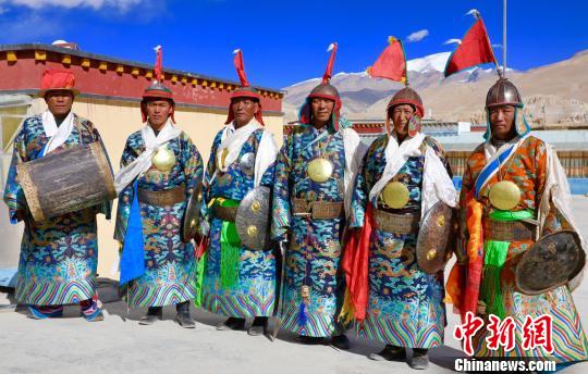 TibetNews11's tweet photo. Successori della #danza #Guozi: spero che altri giovani si uniranno a noi #cultura #turismo https://t.co/ToNqPlpxfs