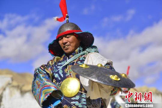 TibetNews11's tweet photo. Successori della #danza #Guozi: spero che altri giovani si uniranno a noi #cultura #turismo https://t.co/ToNqPlpxfs