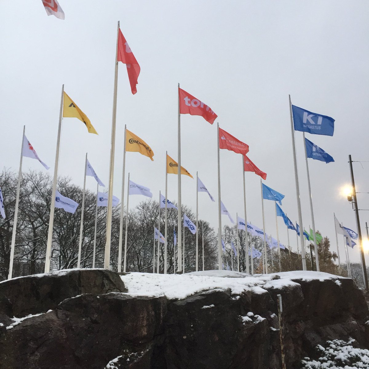 risto_rasanen's tweet photo. Tänään täällä kuuntelemassa alan uusimpia ajatuksia.. #autolla #tulevaisuus #aklsummit #finlandiatalo https://t.co/TqJxnc6Nq5