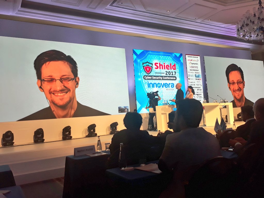 CetinLeylim's tweet photo. Canlı yayında Edward Snowden kesinlike farklı bir deneyim Snowden #CyberSecurity https://t.co/o4nDIVqTLr